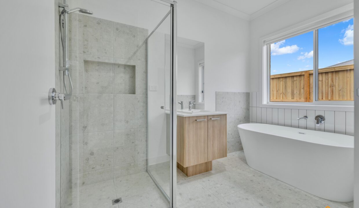 155519149__1752573220-155519149__1752573071-100233-Photo-111