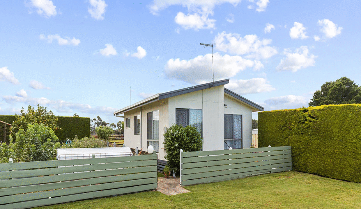 180801577__1766114311-57392-2017408922121211112123840-w1980-h1320