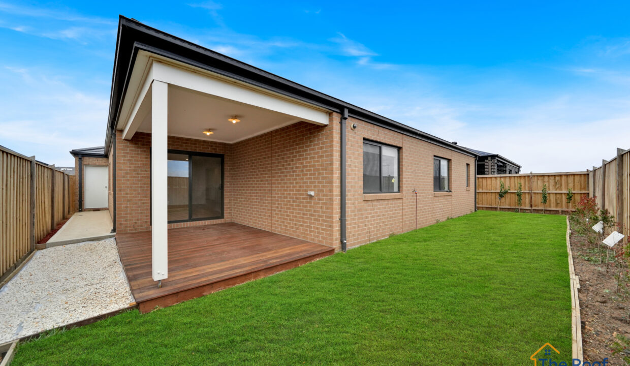 187294294__1771214713-248575-68WinfredTheroof-Day1