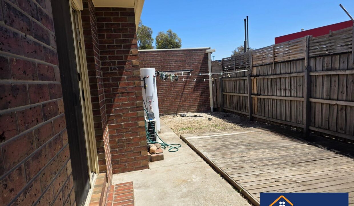 187542315__1771324357-187542060__1771323892-127620-backyard1