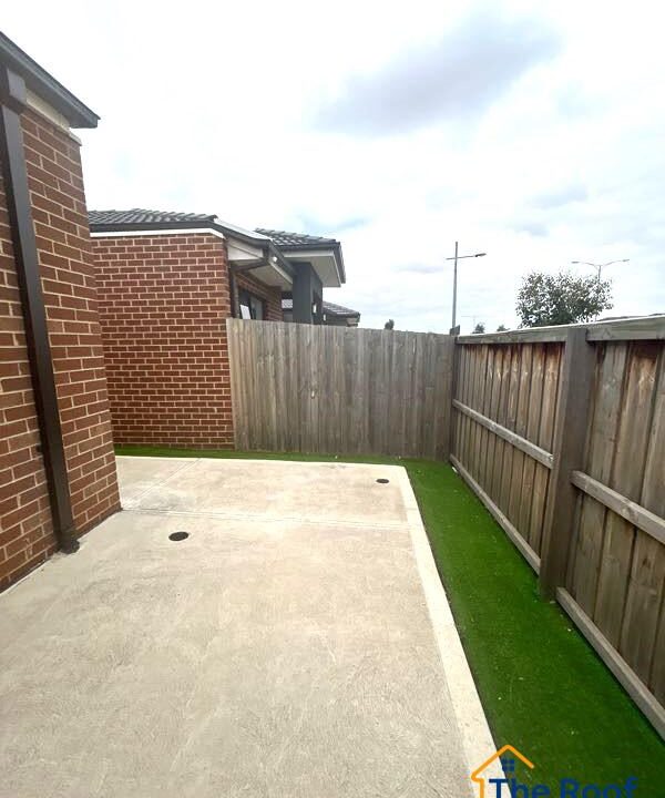 152221523__1750407599-152221523__1750407453-82099-General-OutsideBackandsidegarden75of109