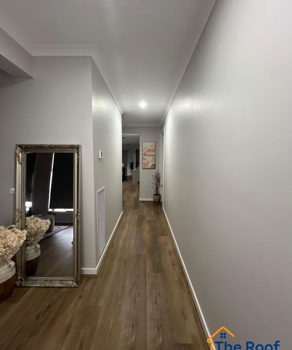 159550309__1755238317-159550309__1755238049-81750-EntranceHallOverall2of3