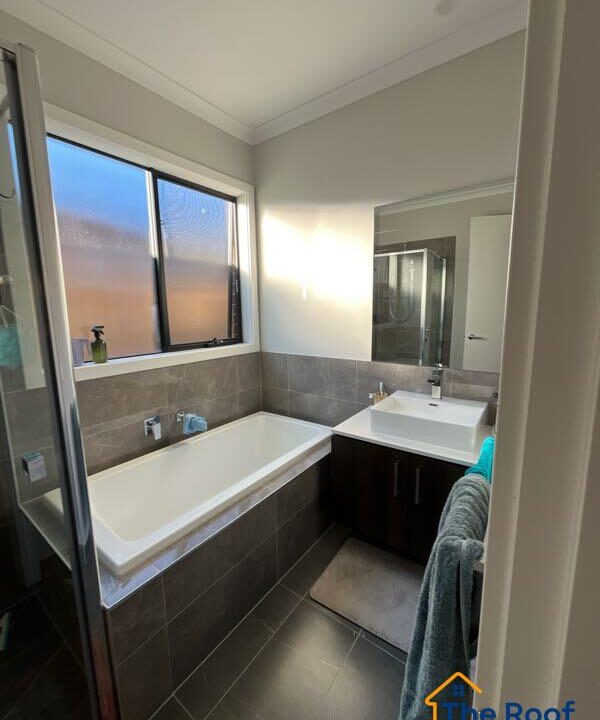 159550313__1755238317-159550313__1755238052-72109-MainBathroomOverall1of3