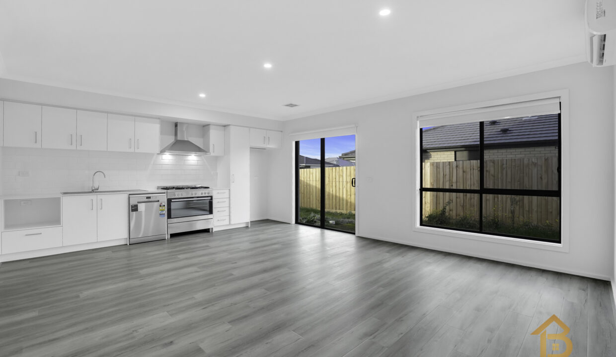 67963592__1689316905-22897-52