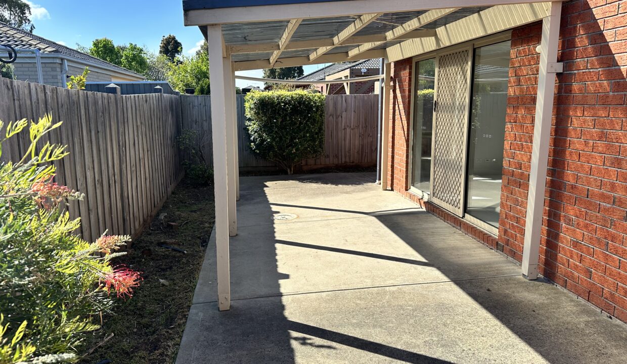 73451587__1696830886-24893-IMG-0573