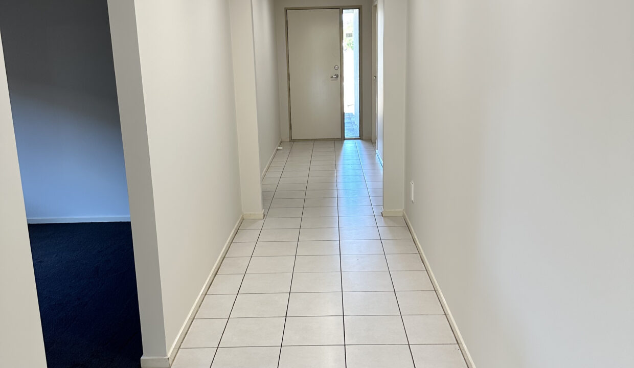 73451625__1696830919-14692-IMG-0549