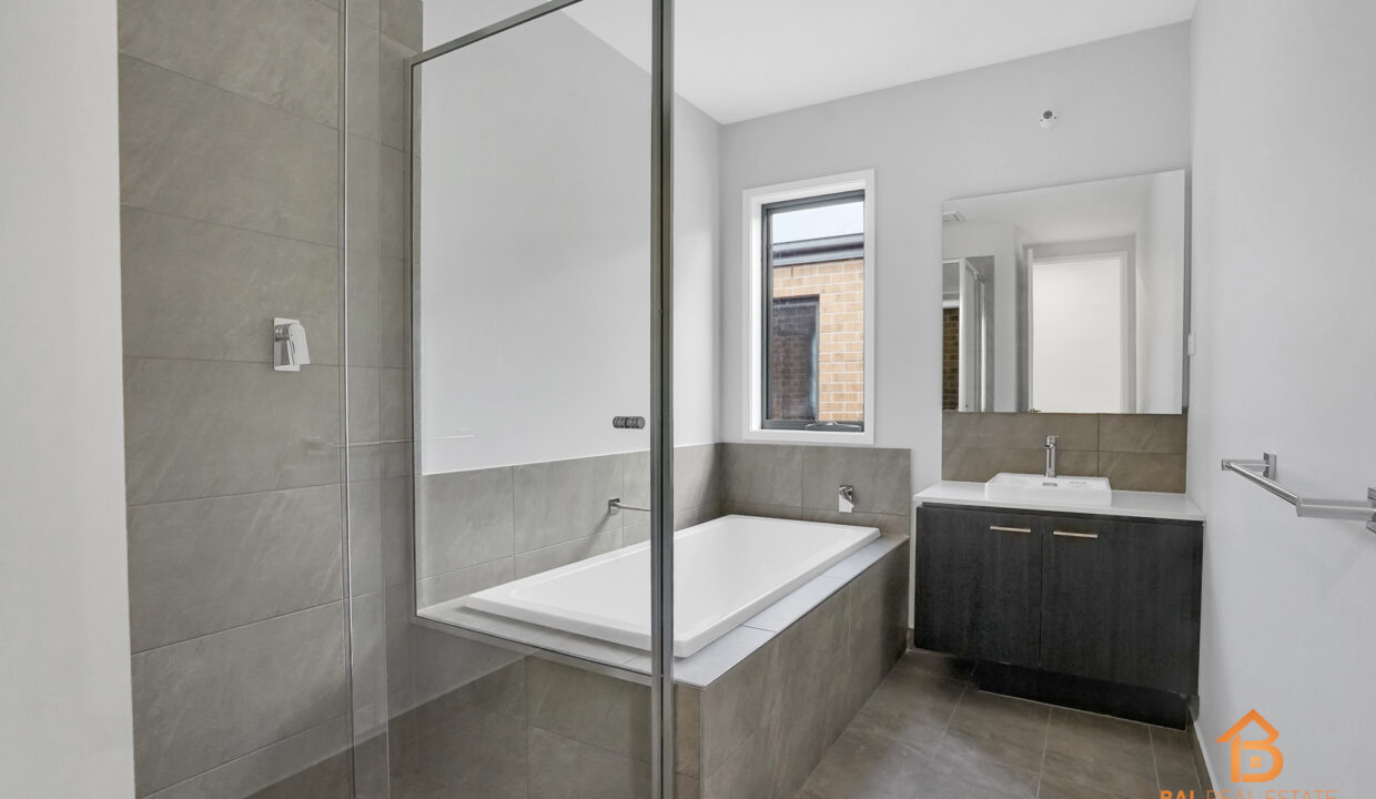 75551838__1699408372-27949-0411