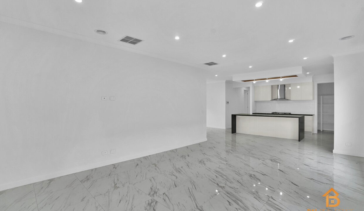 77734208__1701753158-1006-08