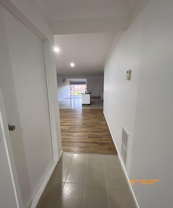 85297113__1710993717-85297113__1710985666-56171-EntranceHall215tyler