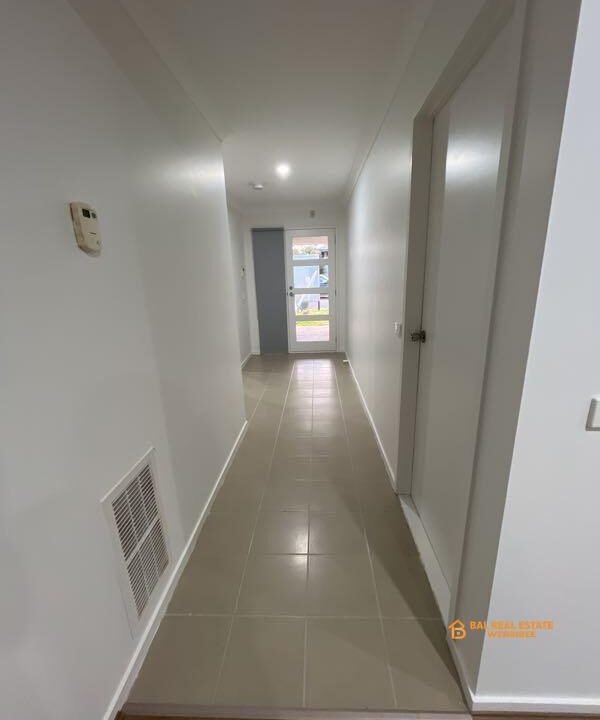 85297117__1710993717-85297117__1710985668-56252-EntranceHall15tyler