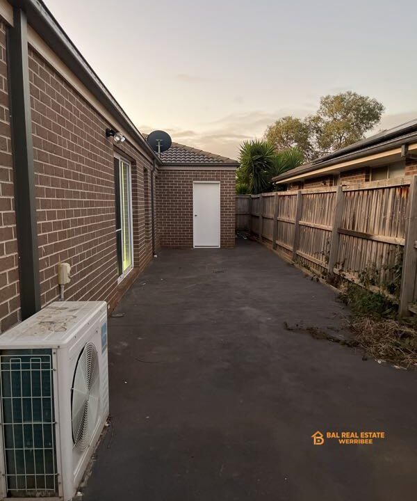 85297120__1710993717-85297120__1710985670-13140-General-Outside-Backandsidegarden2