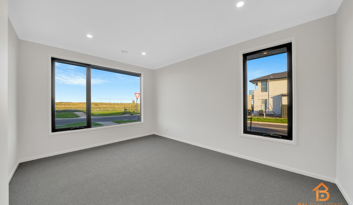 90800194__1715908443-48749-0111