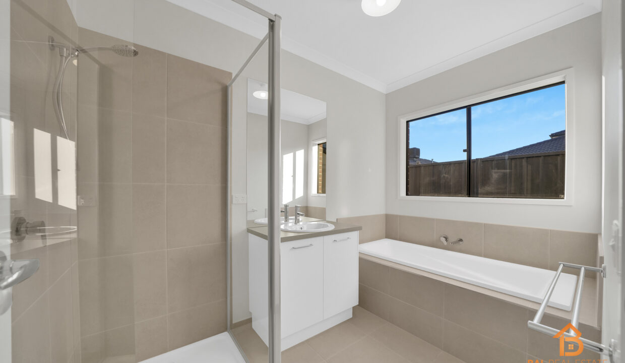 90800209__1715908455-48712-0611