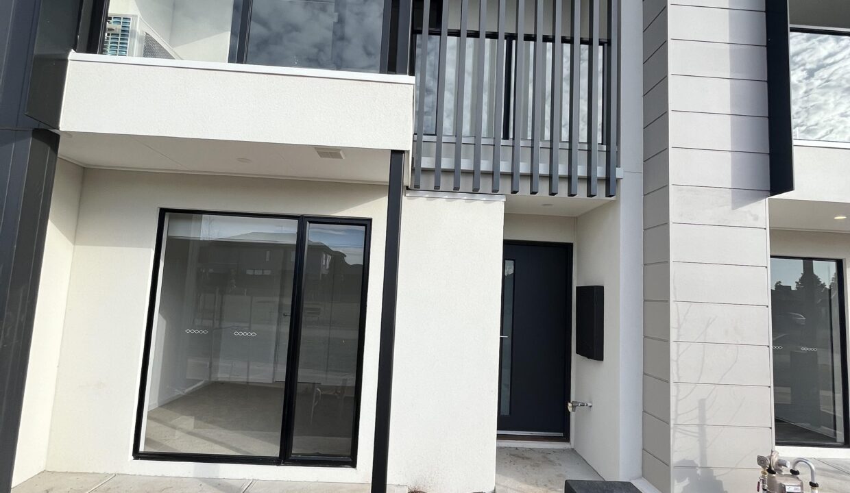 64915f4e-6eb3-11ed-9869-c65b90972e59-56841404__1657507888-56841404__1657507578-20997-16Odsal-1