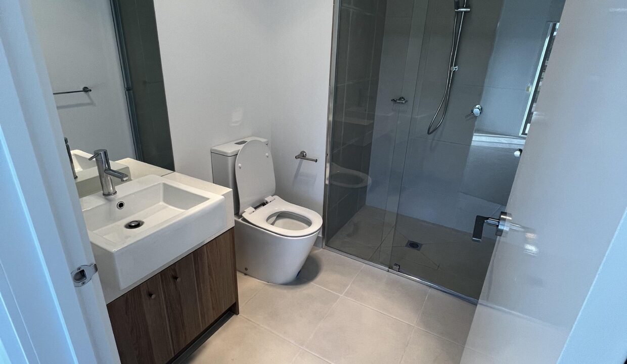 64d81d30-6eb3-11ed-b55b-d6a1ba7f3006-56841415__1657507888-56841415__1657507597-14439-16Odsal-3