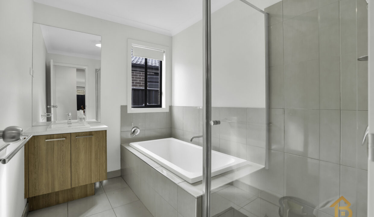 69791676__1692766499-1018-5