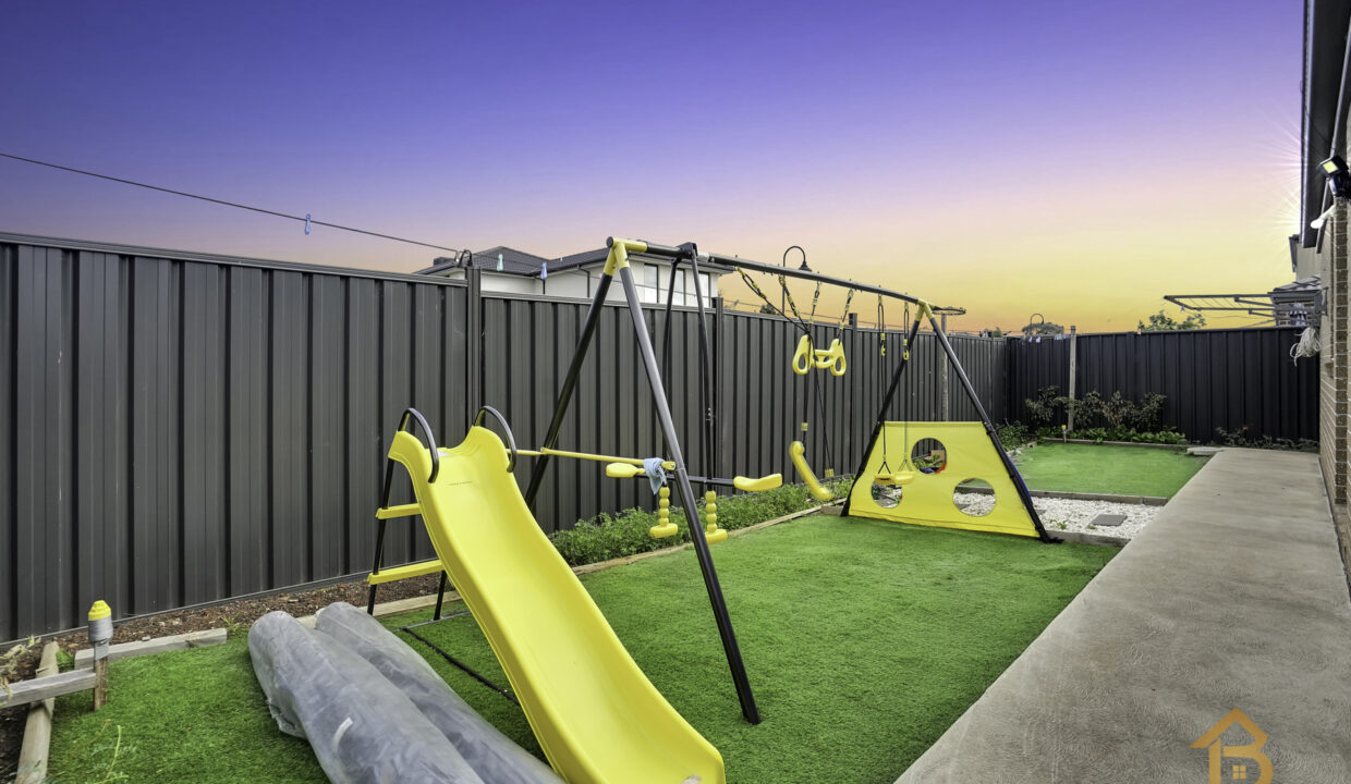 69791708__1692766526-32013-13