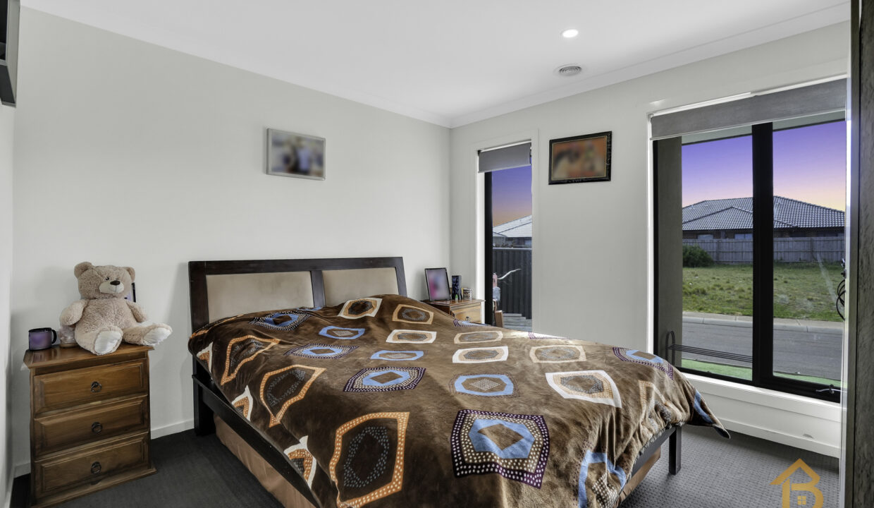 69792682__1692767778-10182-1