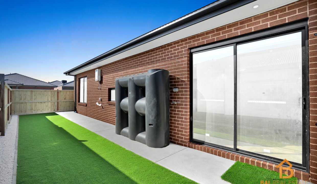 72753897__1696211253-12164-013