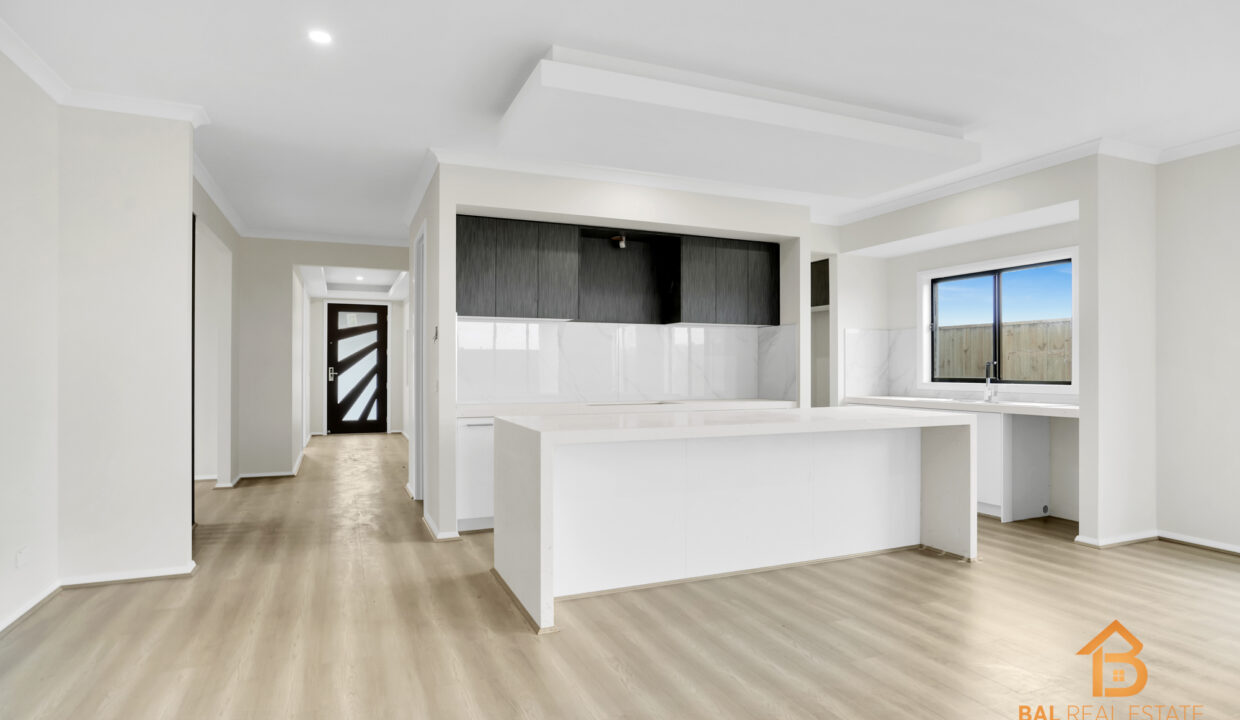 73111481__1696483169-19215-017