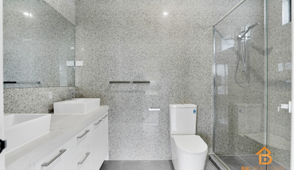 73111515__1696483201-19488-02