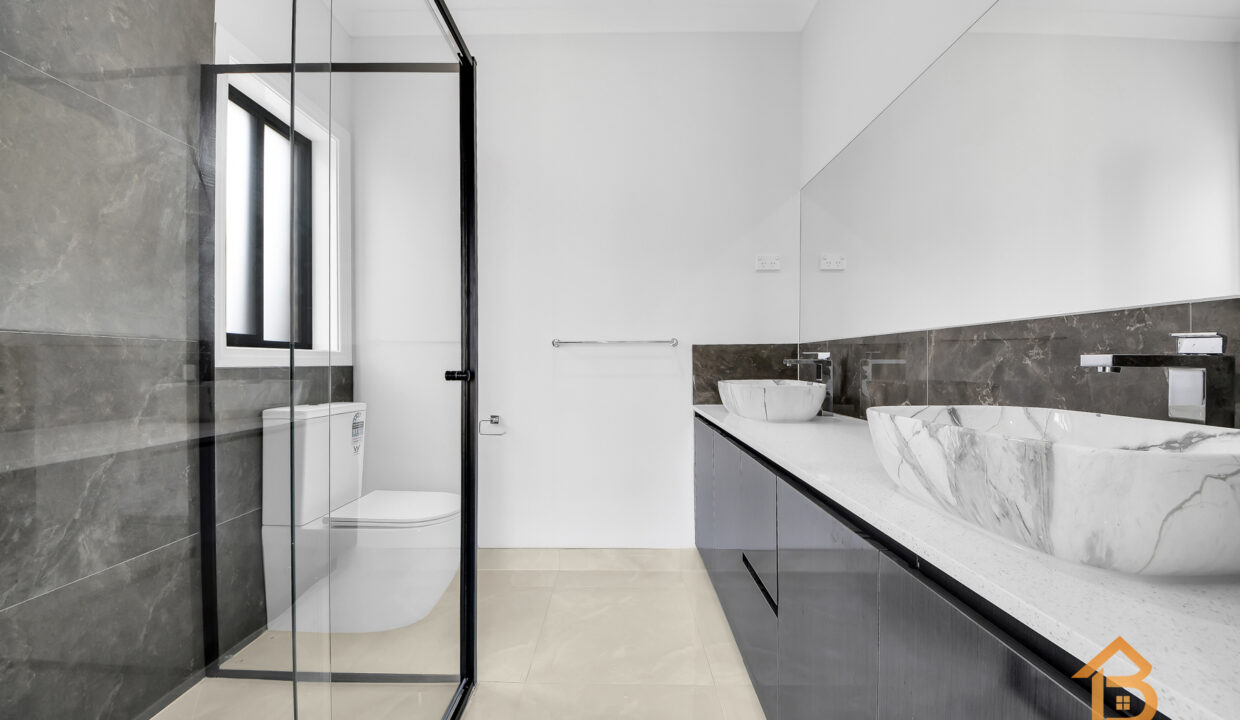 77919099__1701850206-4597-4