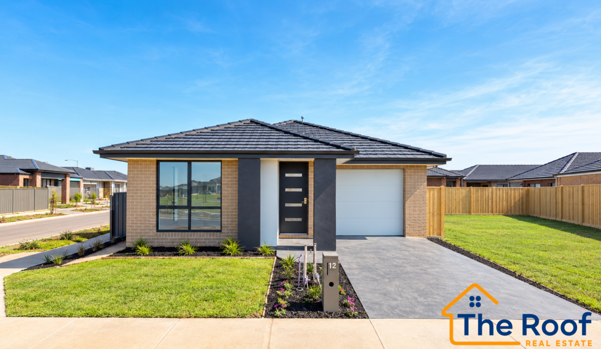 222308162__1791337642-222308162__1791337252-70472-ModernHomeandLandscapedLot12