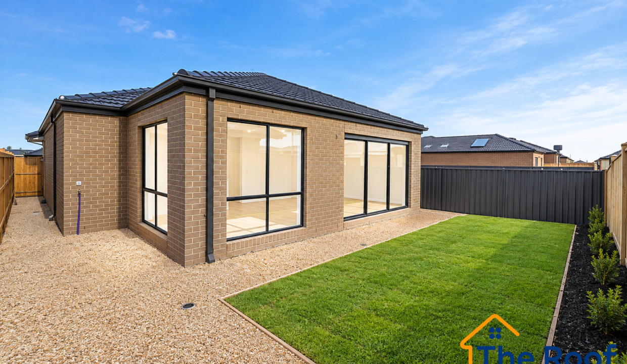 222309314__1791337642-222309314__1791337360-70579-ModernBrickHomeandLandscapedYard1